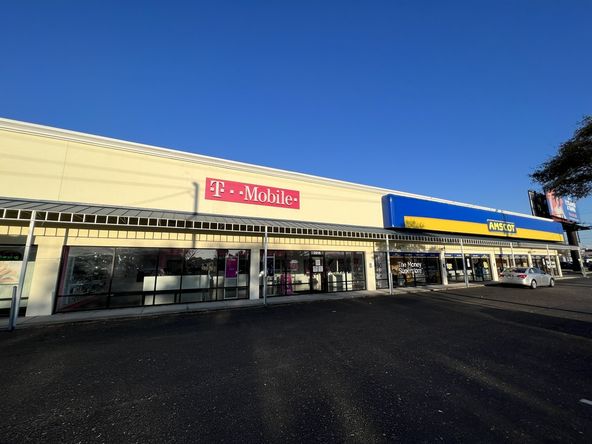 West Tampa / Stadium Retail: 2910 N Himes Ave , Tampa, FL 33607